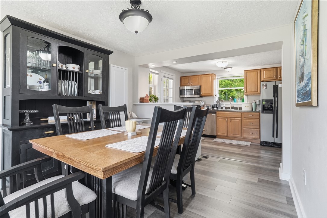 11 E Willock Rd