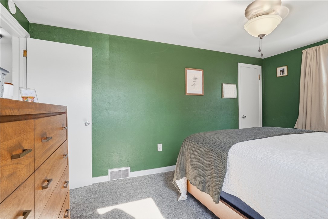 11 E Willock Rd
