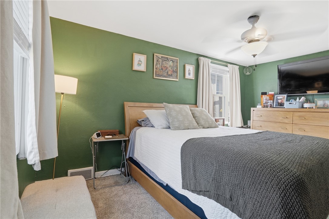 11 E Willock Rd