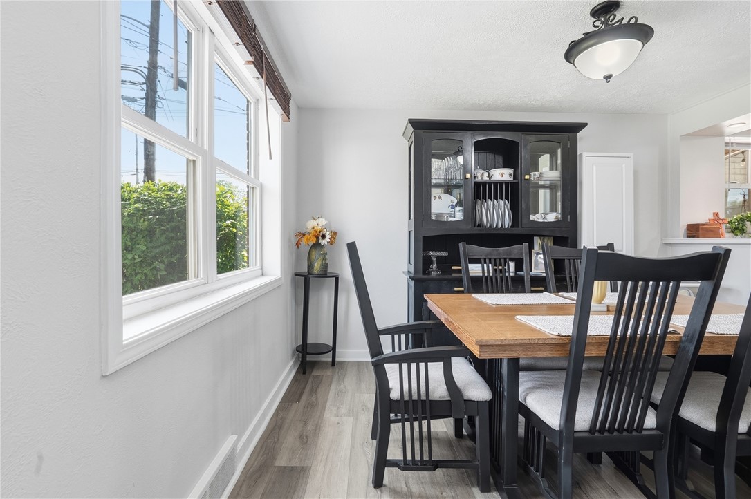 11 E Willock Rd