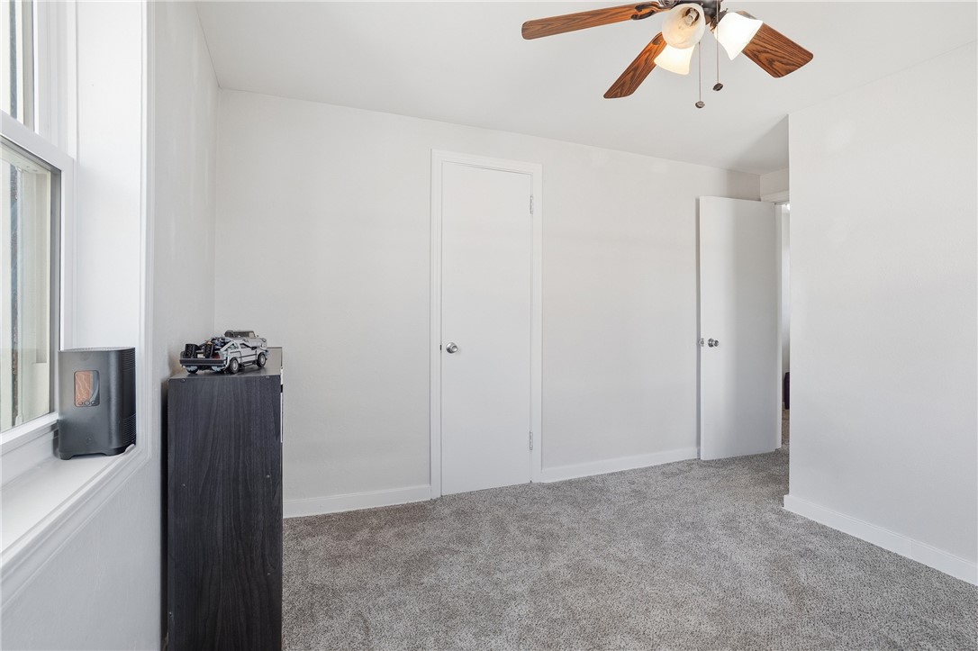 11 E Willock Rd