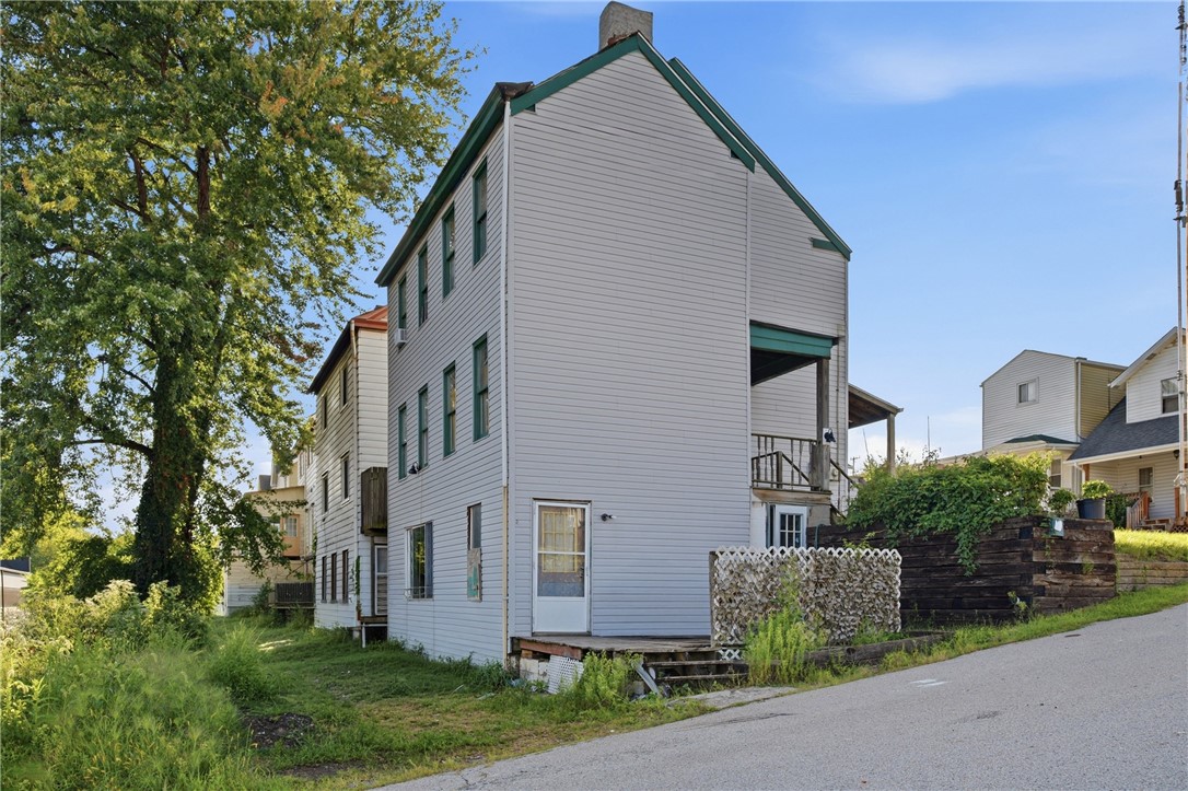 230 6th St