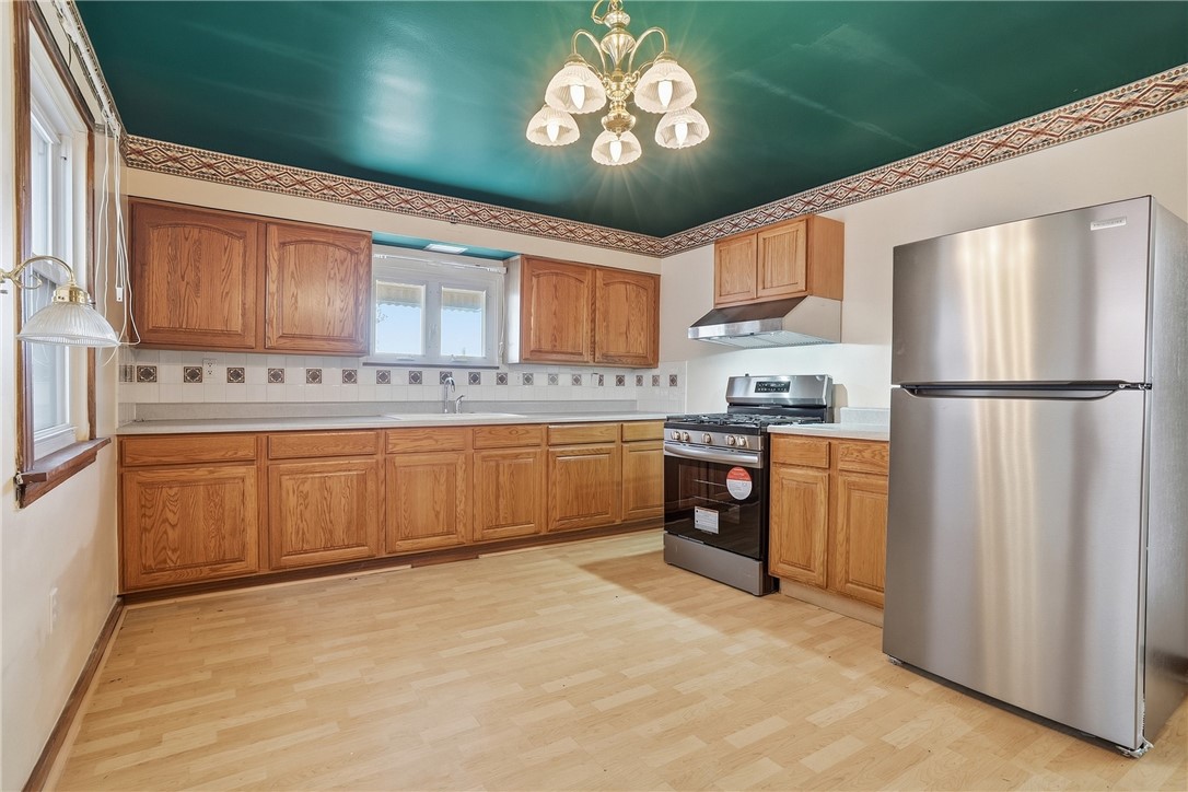 1515 Ridge Ave