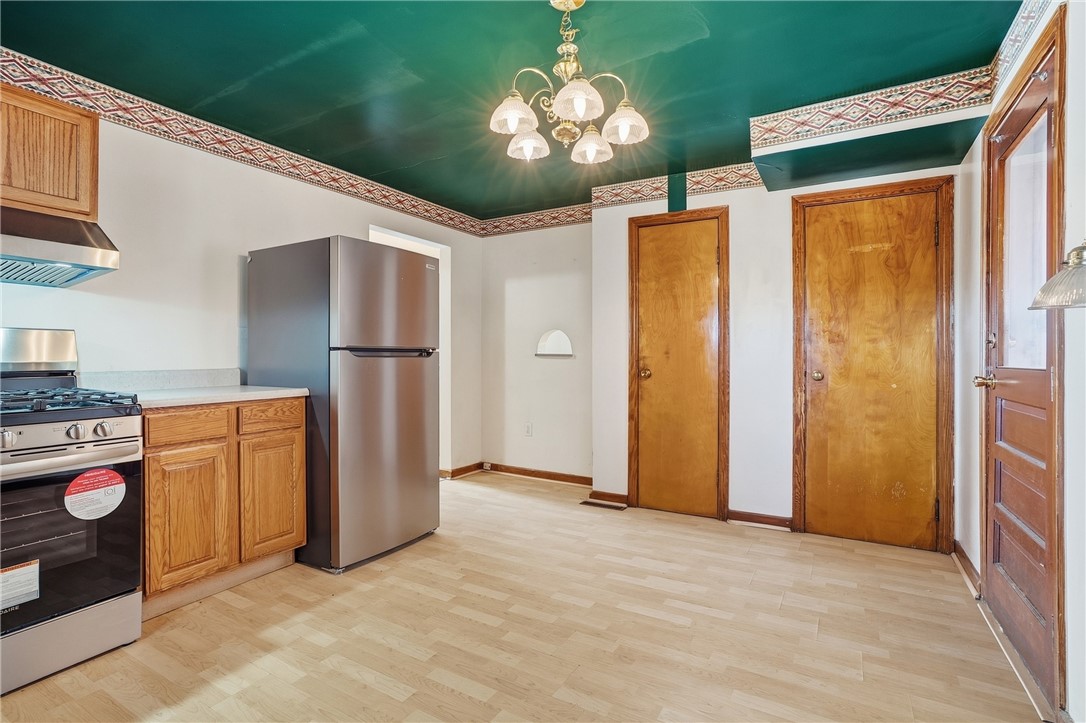 1515 Ridge Ave
