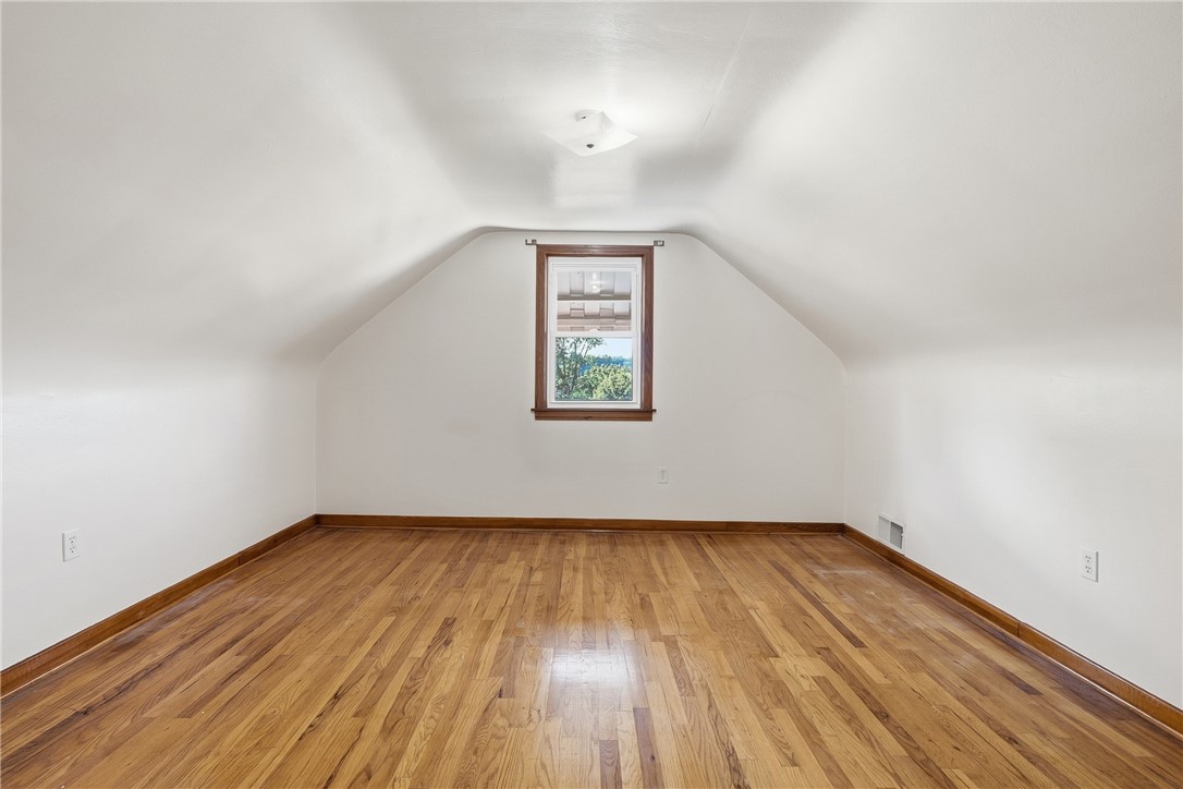 1515 Ridge Ave