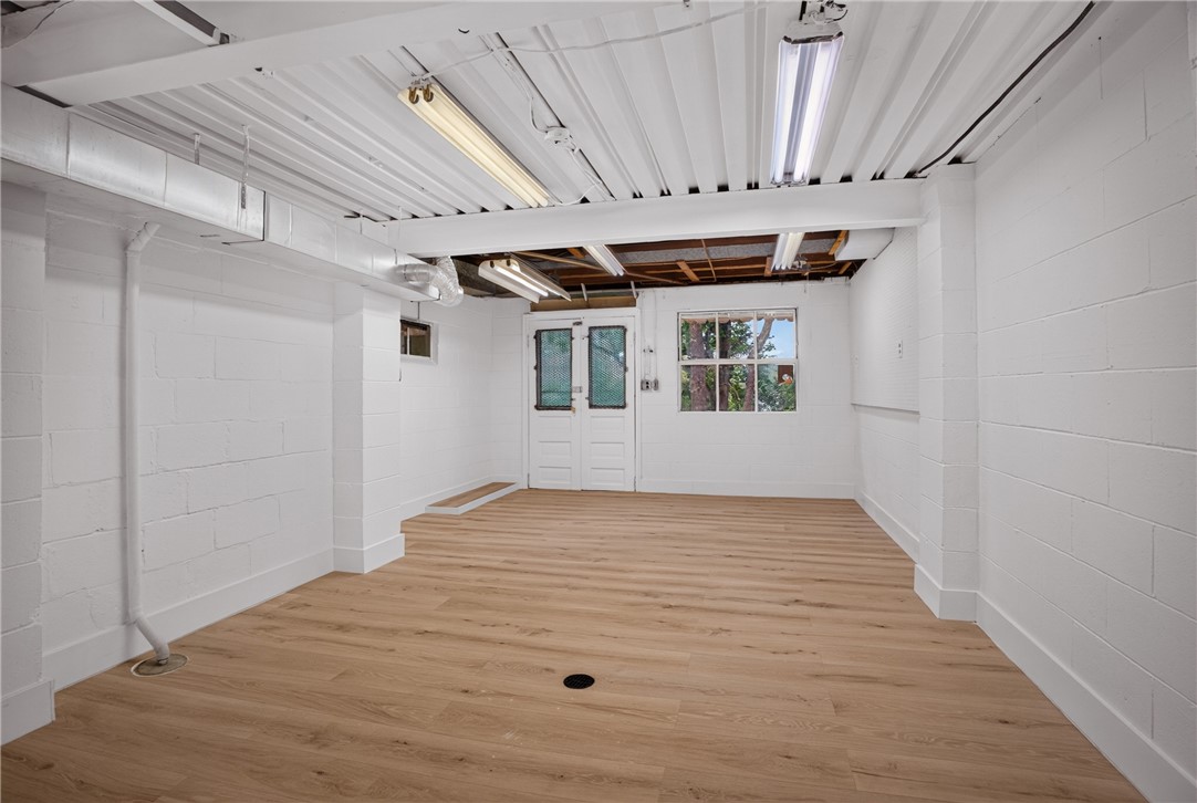 623 Hall Ave
