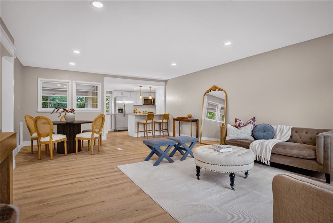 623 Hall Ave