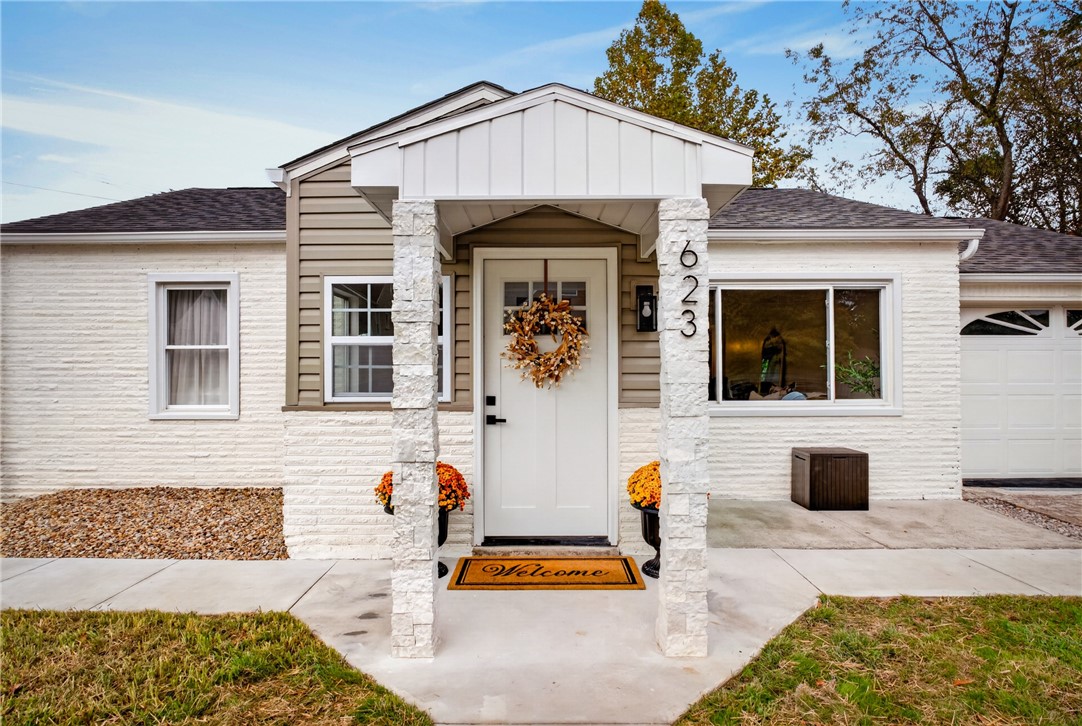 623 Hall Ave