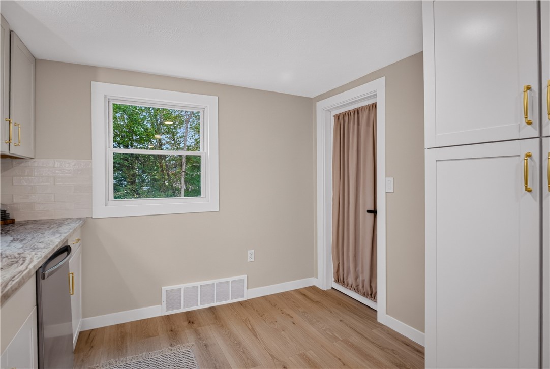 623 Hall Ave