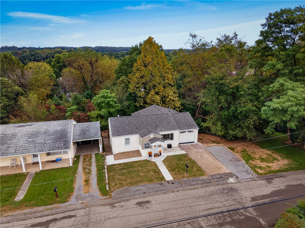 623 Hall Ave