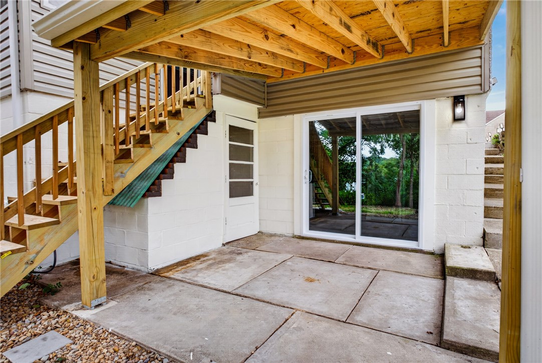 623 Hall Ave