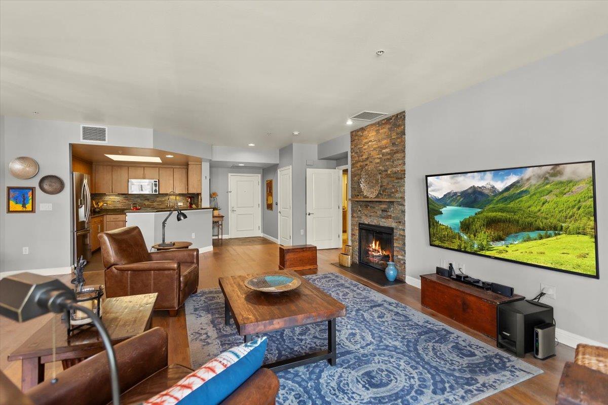 46 W Julian ST 201