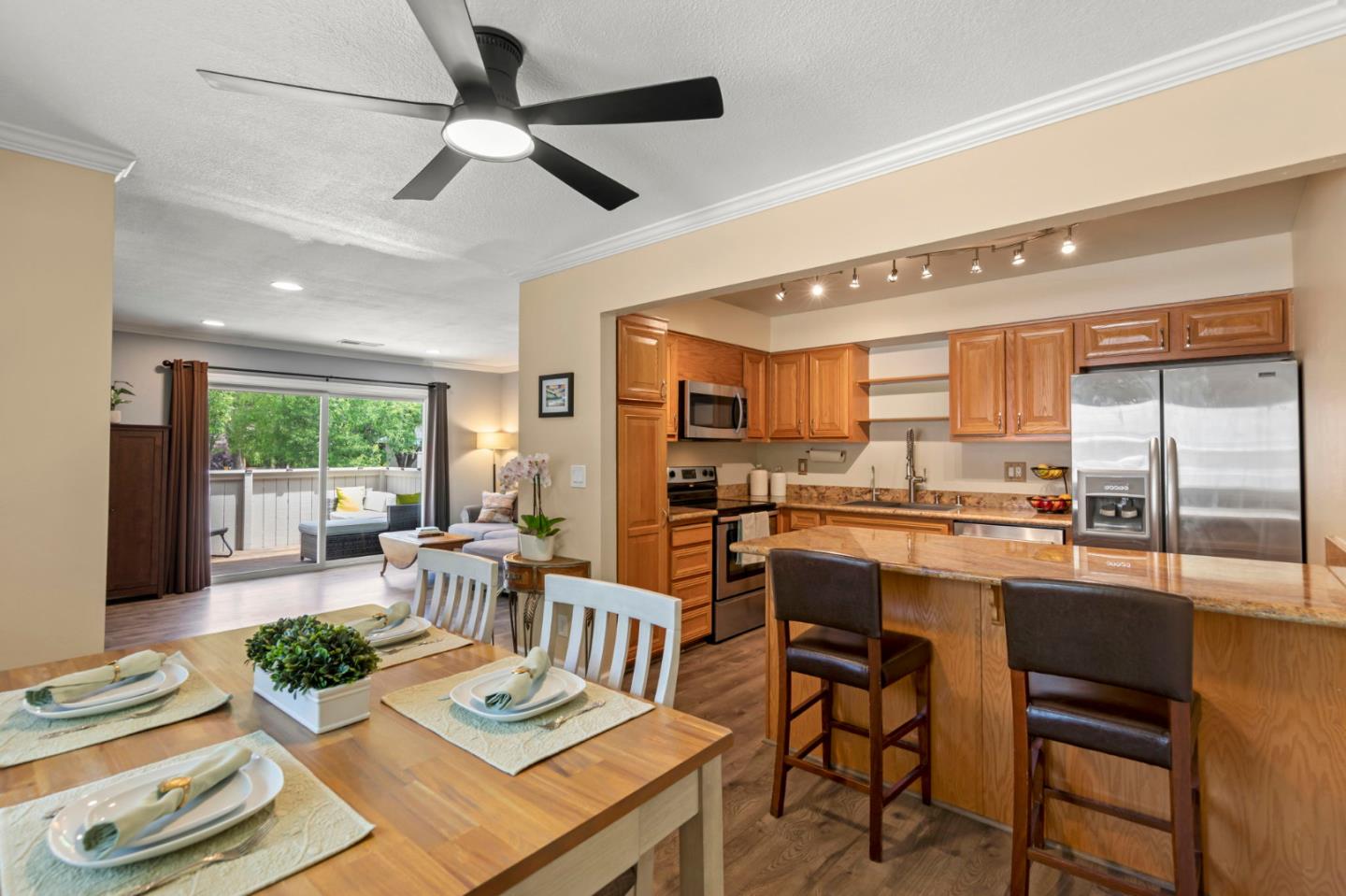 5516 Sean CIR 44