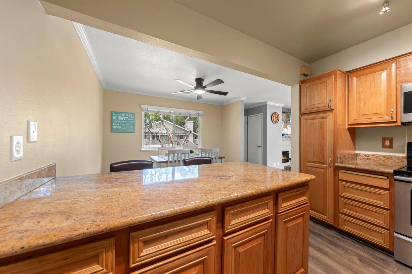 5516 Sean CIR 44