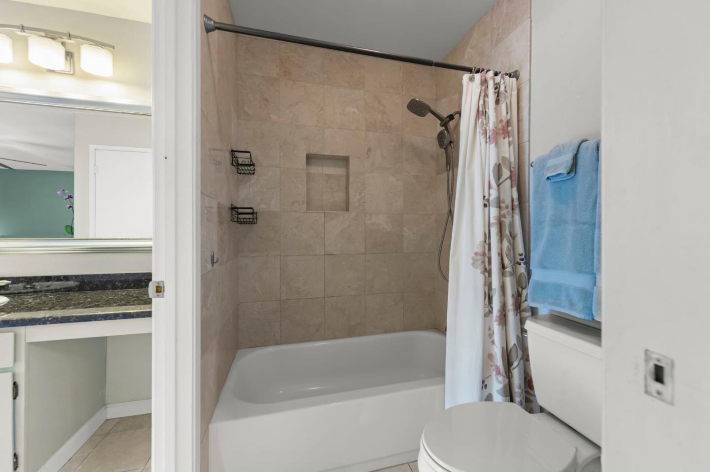 5516 Sean CIR 44