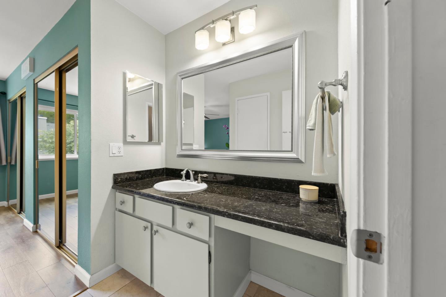 5516 Sean CIR 44
