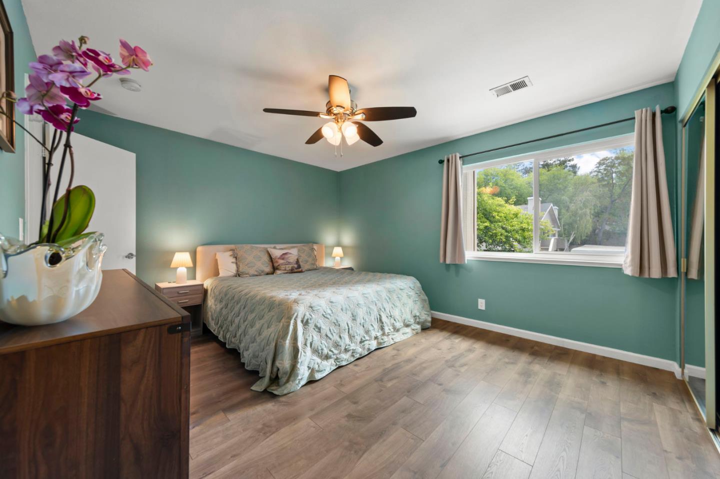 5516 Sean CIR 44