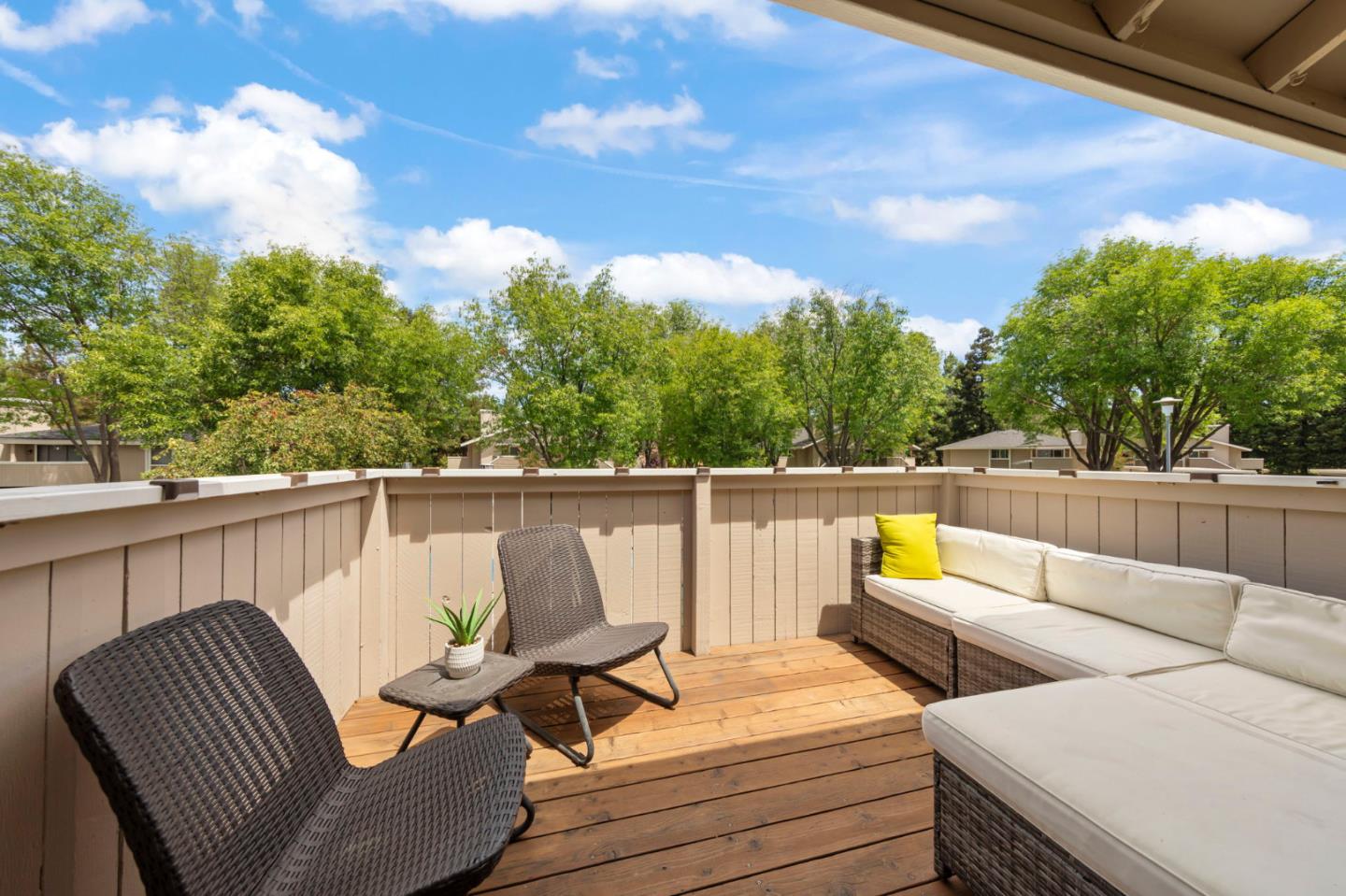 5516 Sean CIR 44