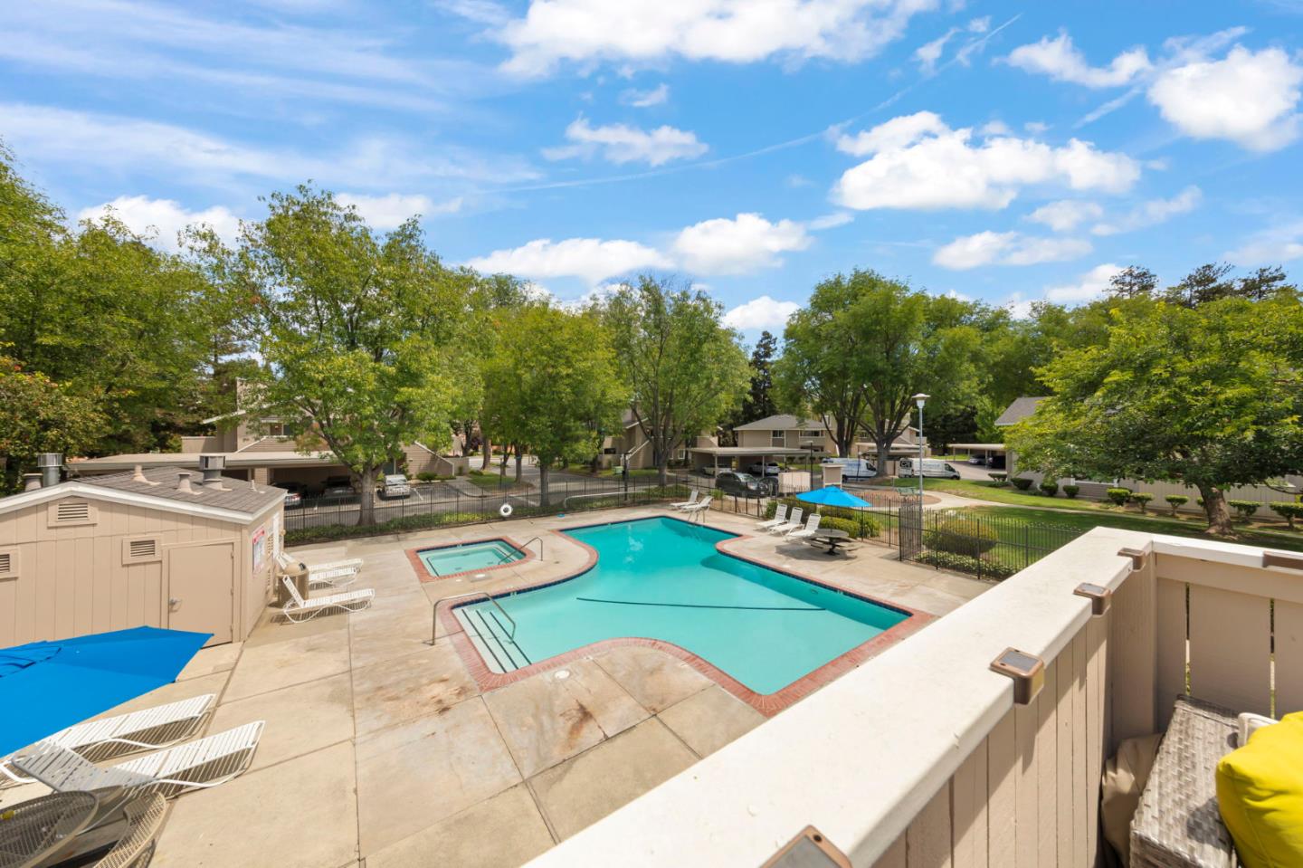 5516 Sean CIR 44