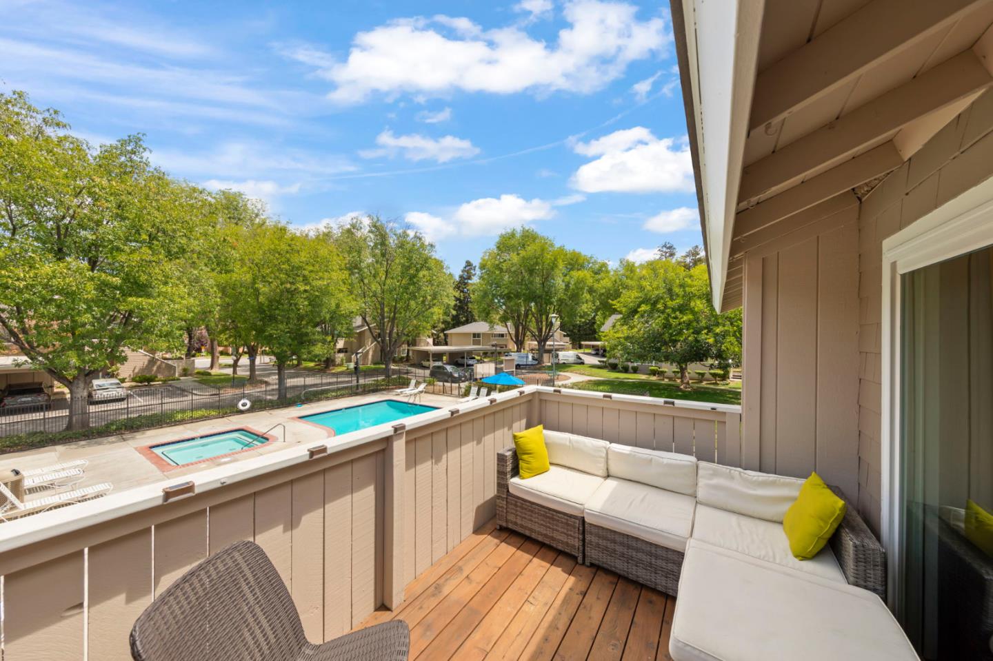 5516 Sean CIR 44