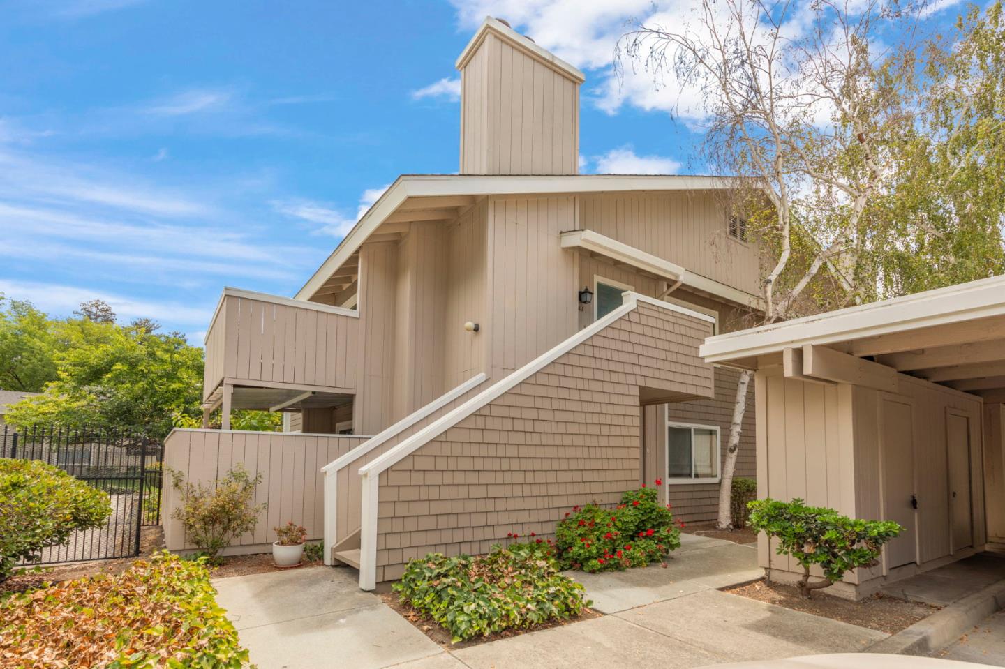 5516 Sean CIR 44