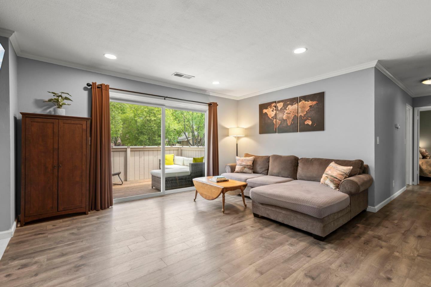 5516 Sean CIR 44