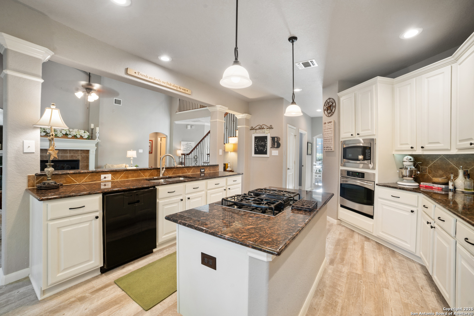 3207 LIMESTONE TRAIL