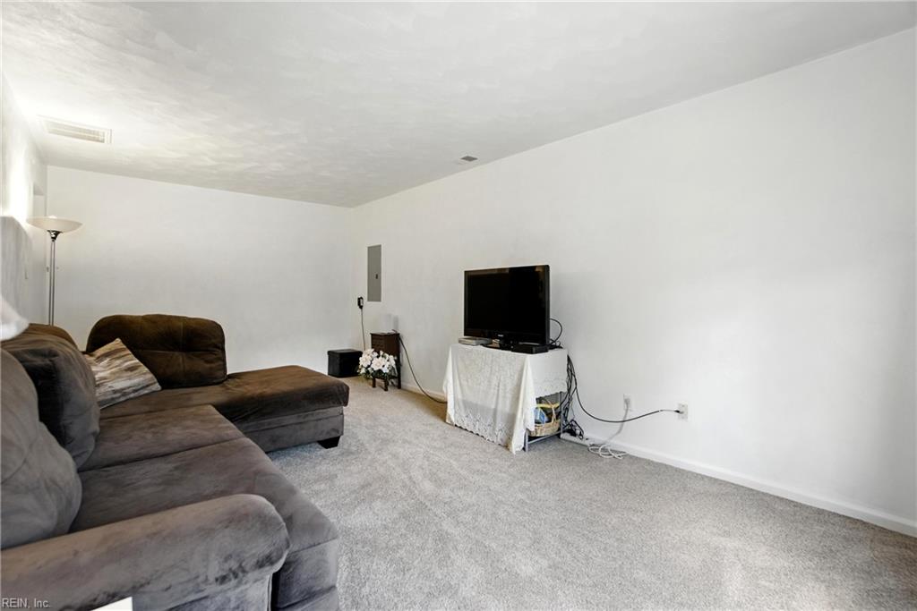 949 Aberdeen LN