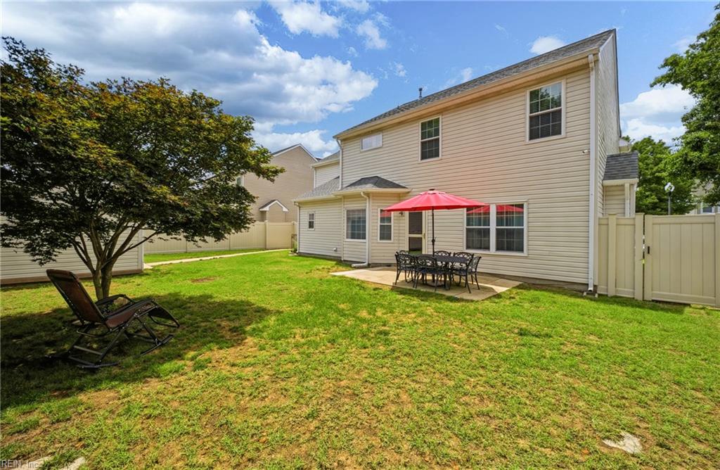 831 Holbrook DR