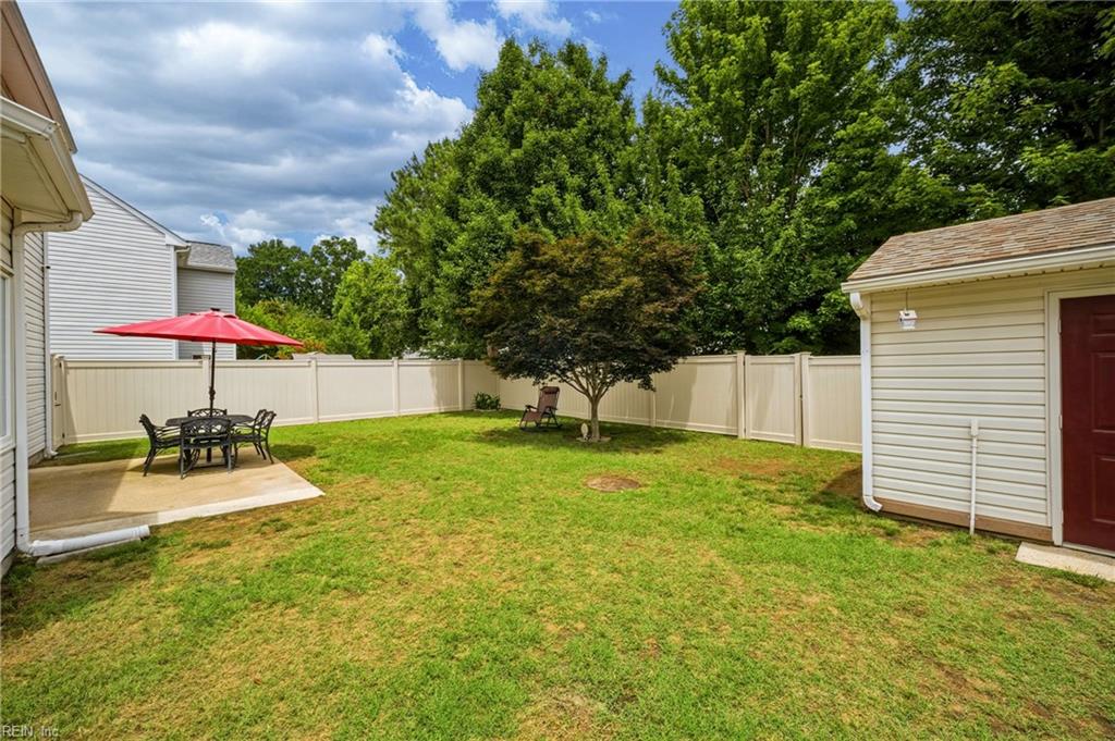831 Holbrook DR