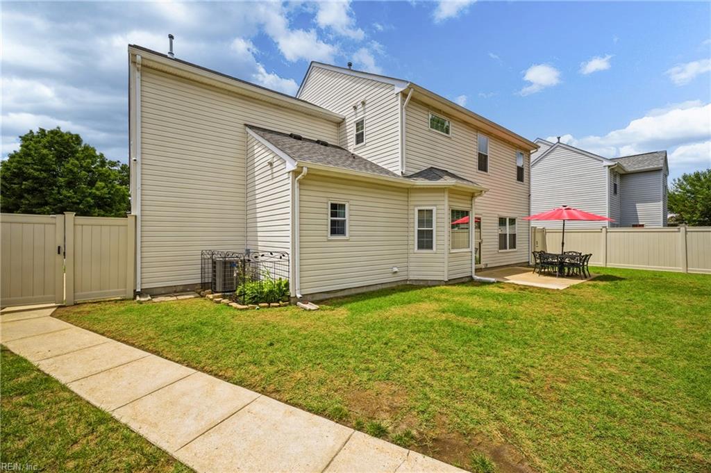 831 Holbrook DR