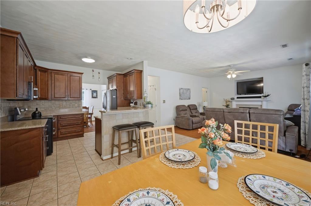 831 Holbrook DR