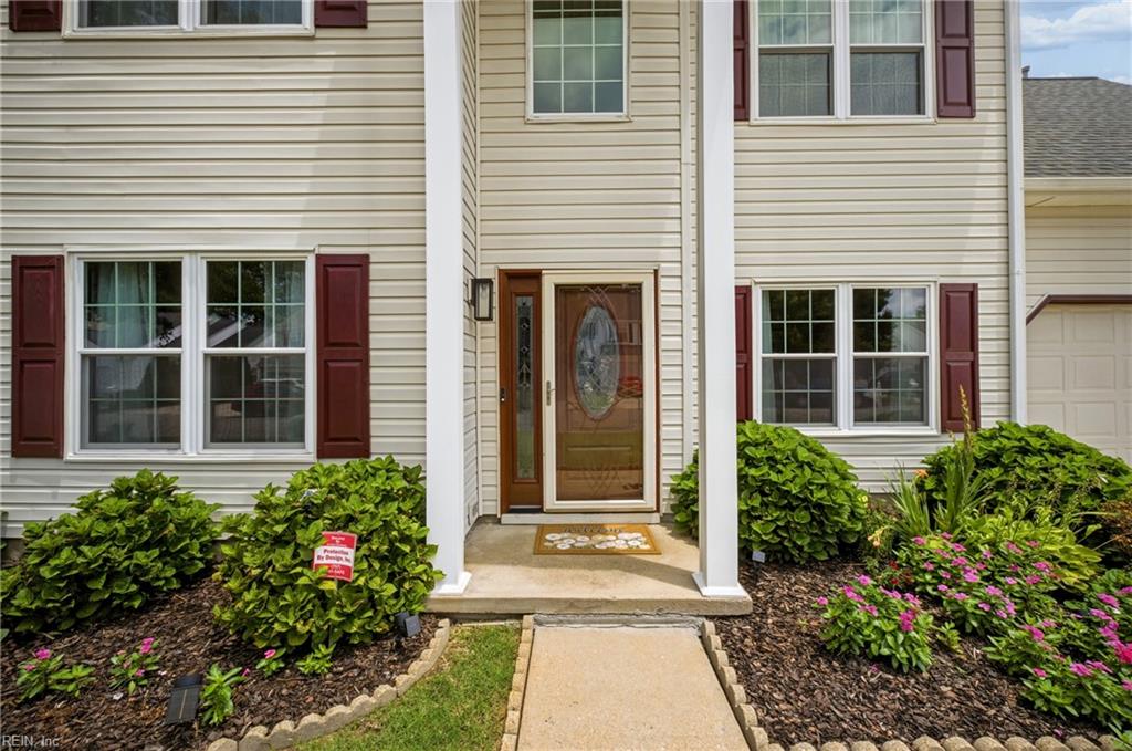 831 Holbrook DR