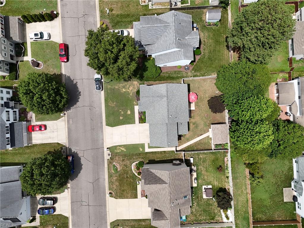 831 Holbrook DR