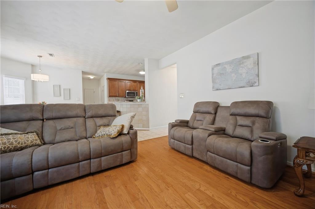 831 Holbrook DR