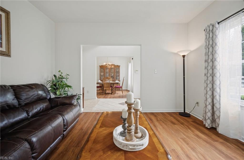 831 Holbrook DR