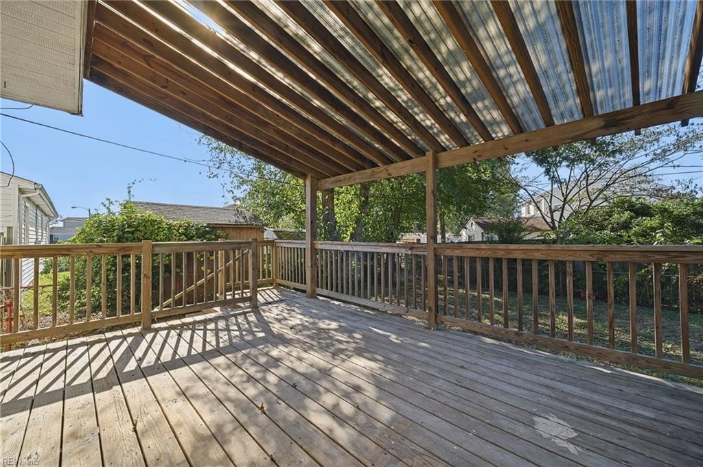 306 Long Creek LN