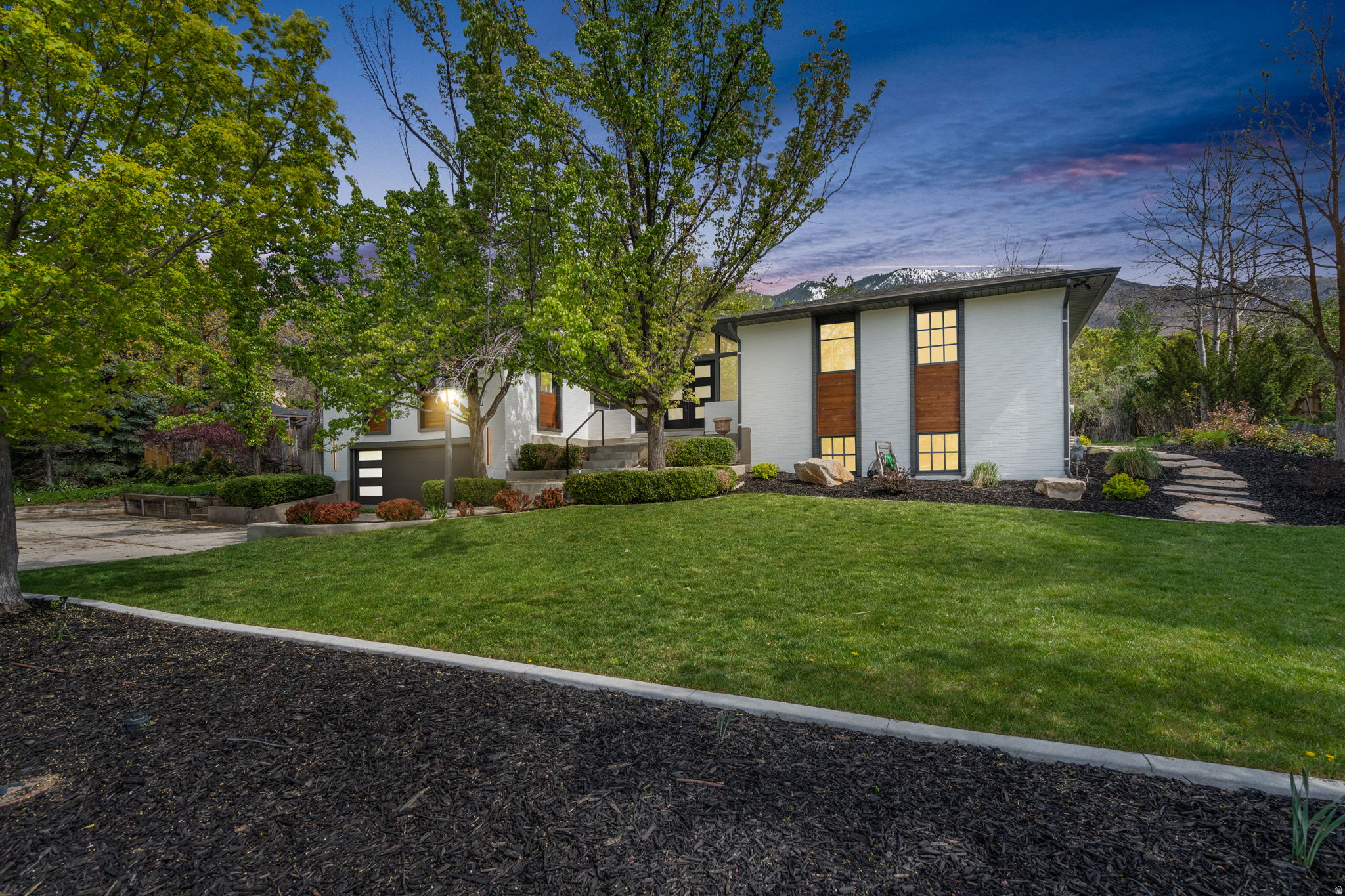 2234 E WILLOW BROOK WAY