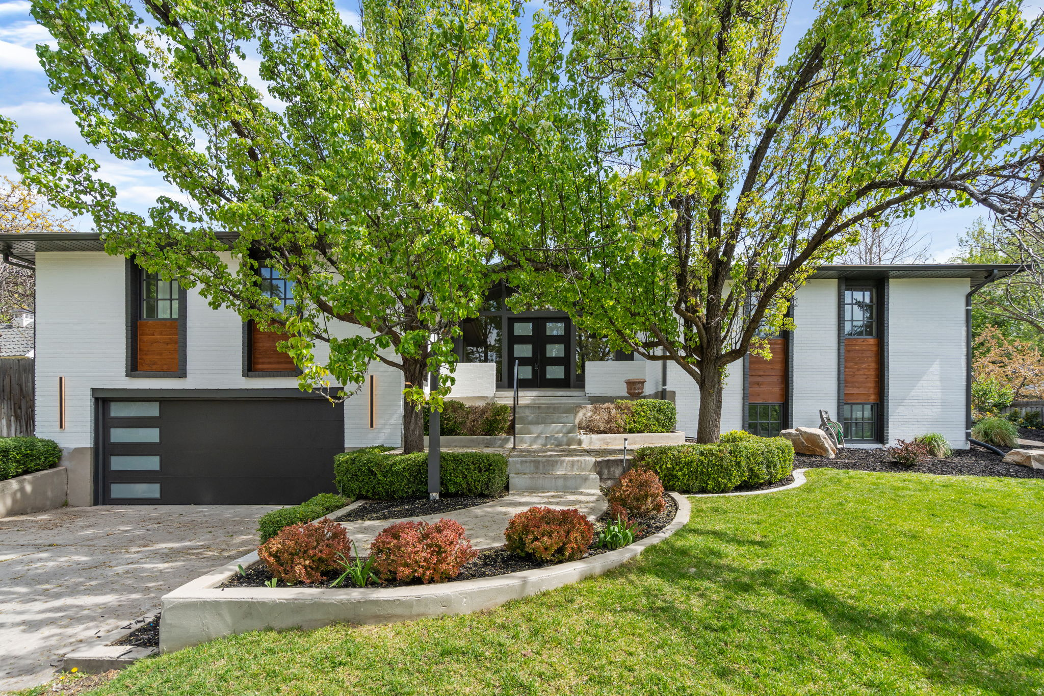 2234 E WILLOW BROOK WAY