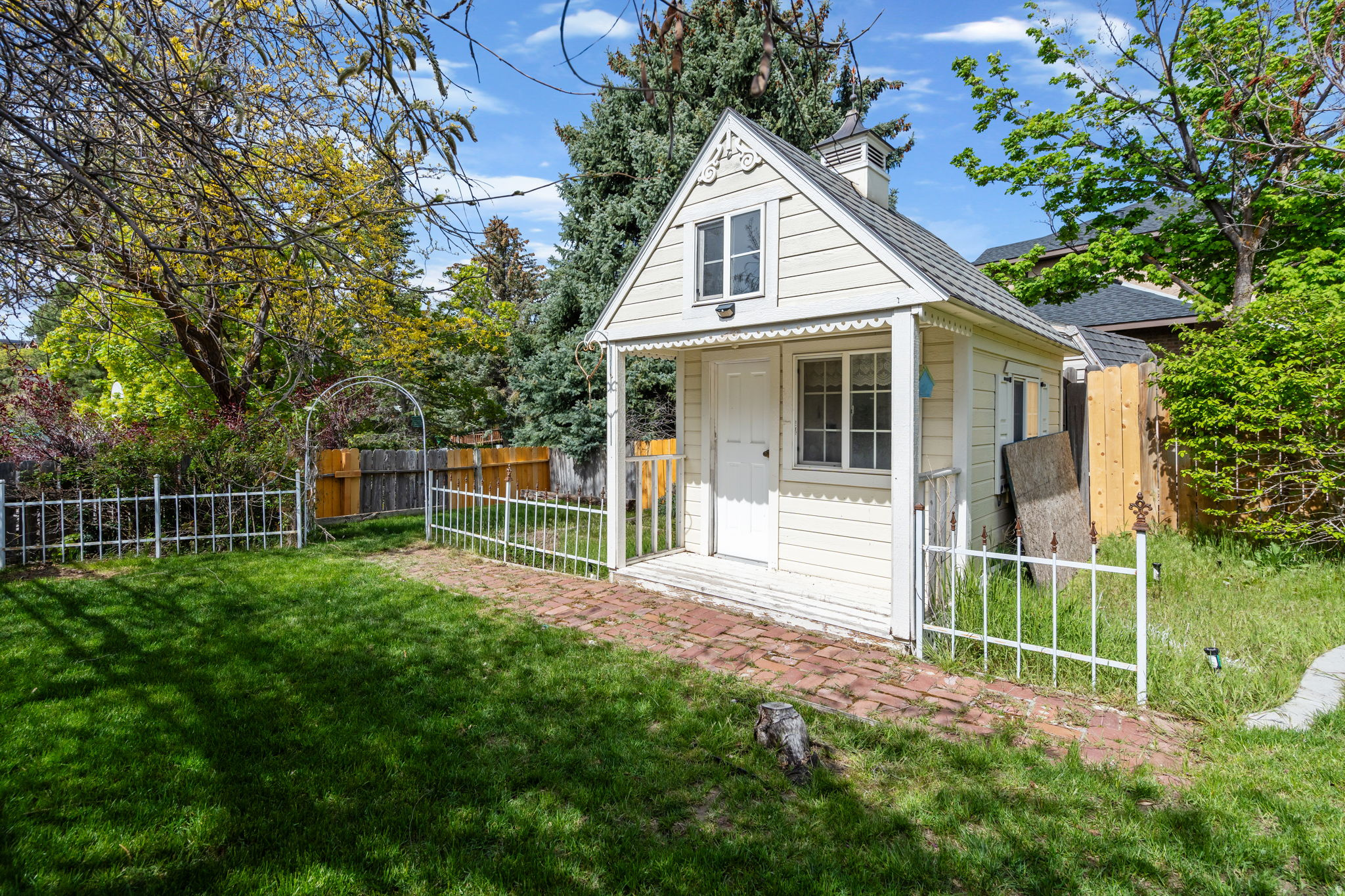 2234 E WILLOW BROOK WAY