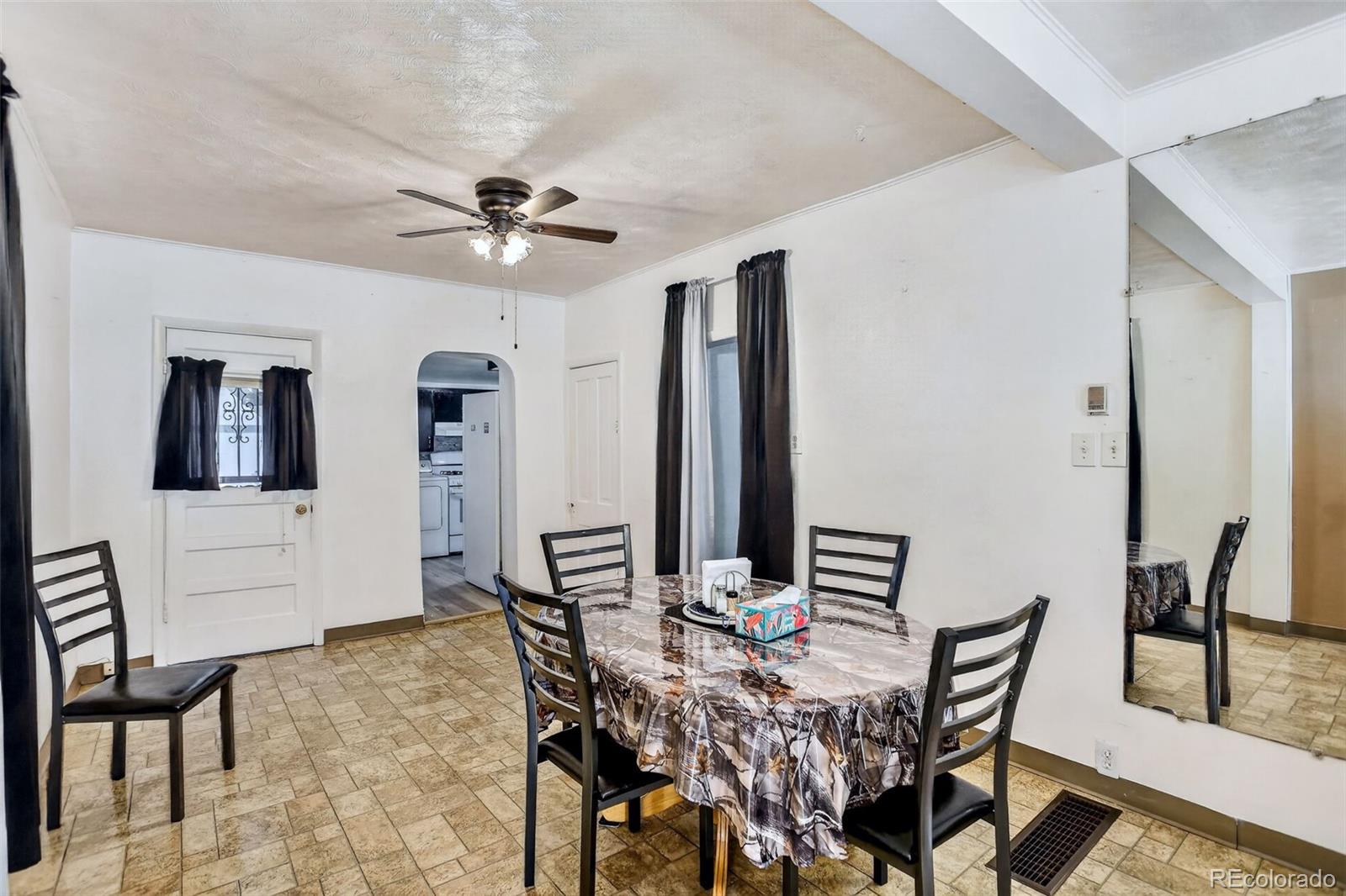 916 W 9th Avenue