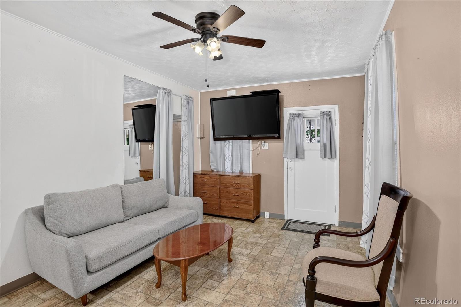 916 W 9th Avenue