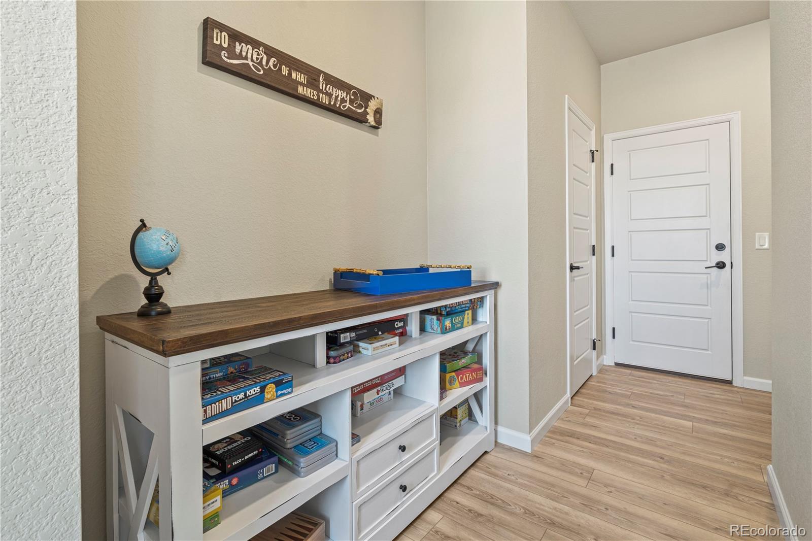 7153 S Waterloo Way