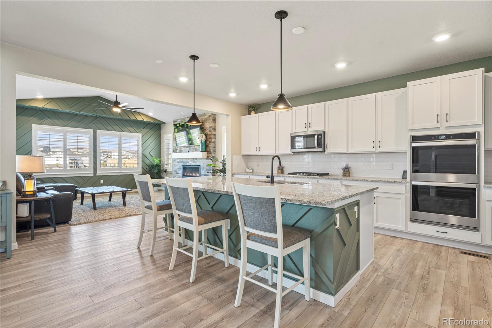 7153 S Waterloo Way