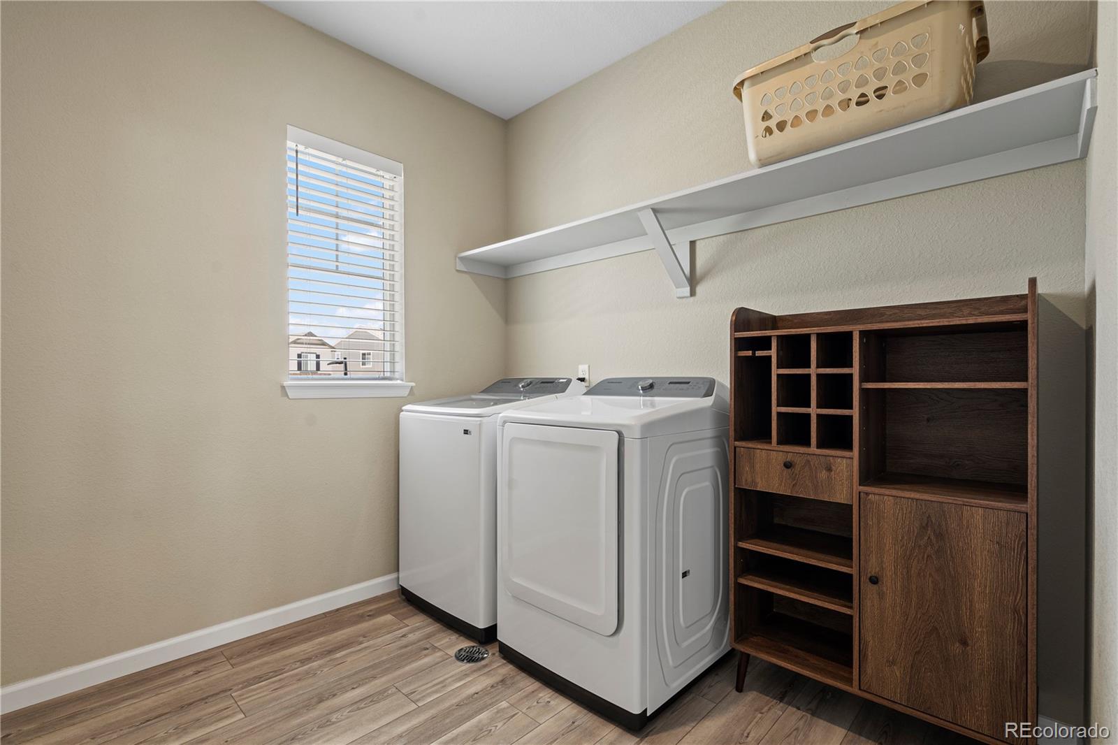 7153 S Waterloo Way
