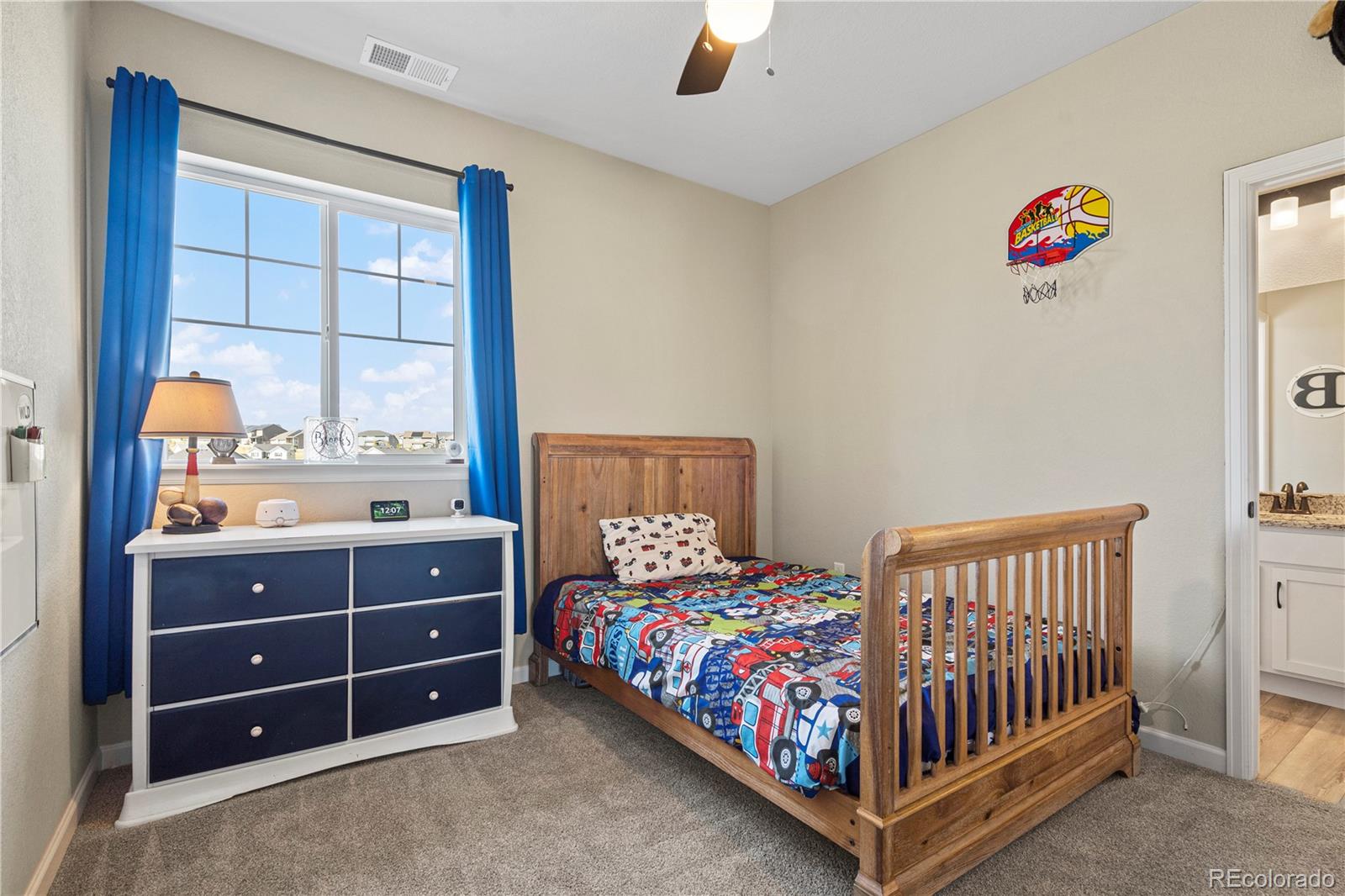 7153 S Waterloo Way