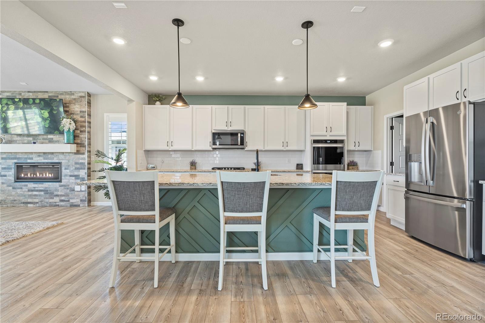 7153 S Waterloo Way