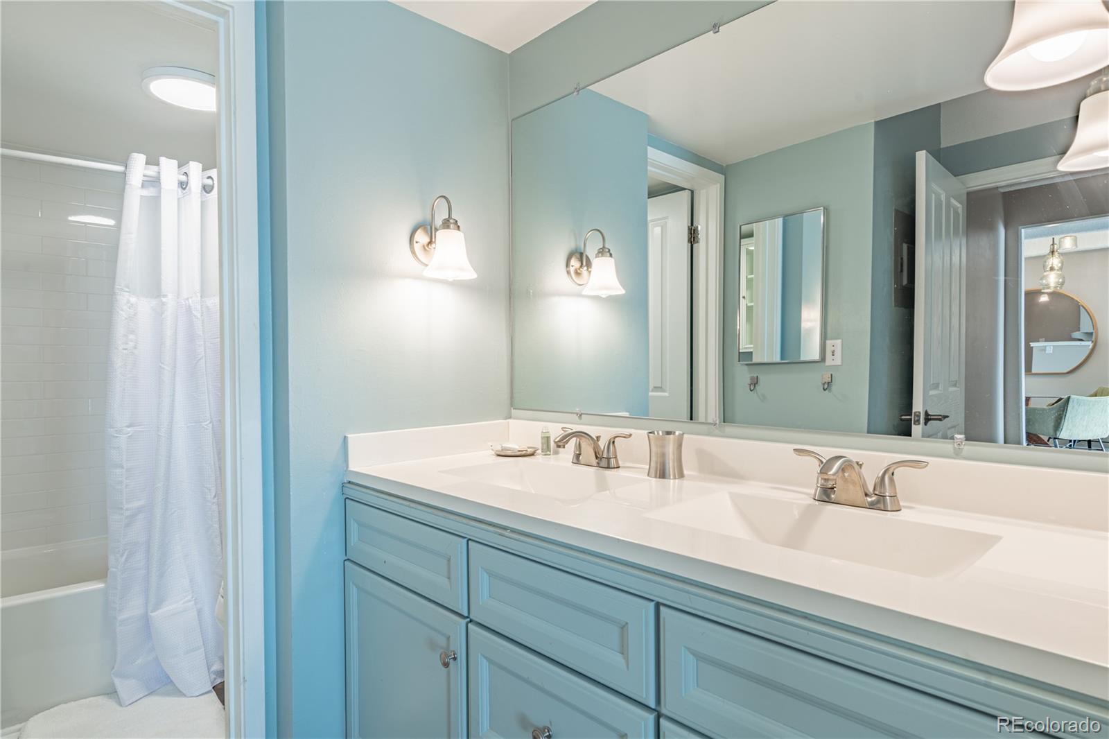 1255 N Ogden Street Unit: 305