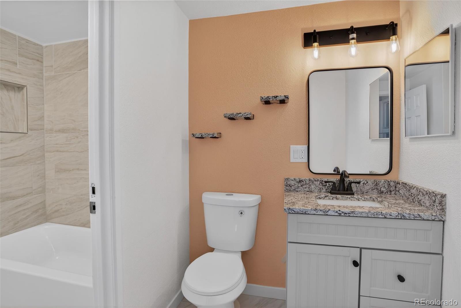 7335 E Quincy Avenue Unit: 104