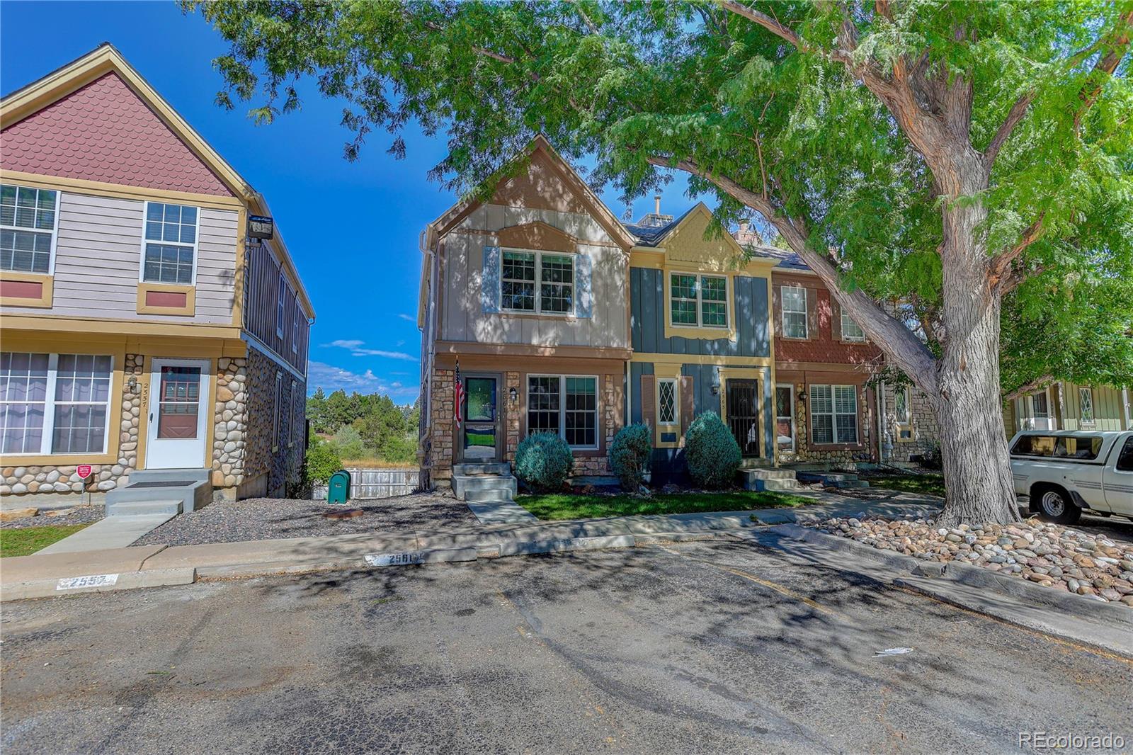 2561 E Nichols Circle